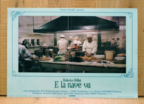 E LA NAVE VA fotobusta poster Fellini Cucina Kitchen Cuoco Cook Nave Ship CP12 - Afbeelding 1 van 1