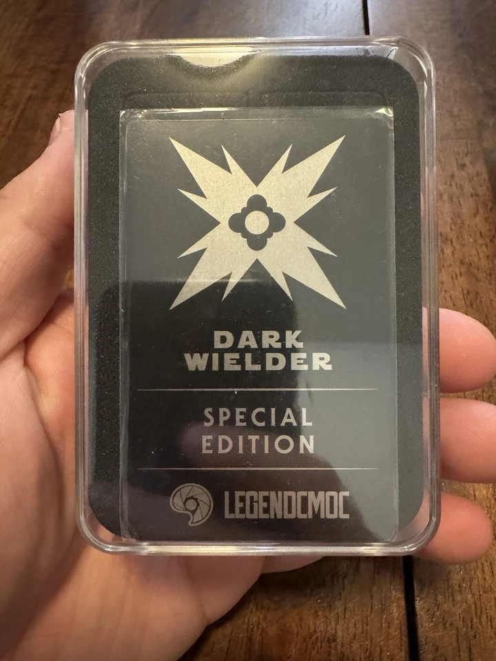 LEGO Star Wars Baggles Studios X LCM Dark Wielder Special Edition (Metal Red) - Image 2 of 2