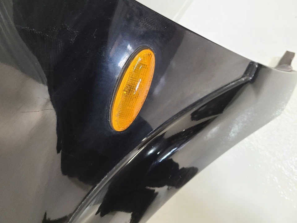 2001 - 2006 MAZDA TRIBUTE Driver Fender Painted Moulding Smooth Finish Foto 2 de 4