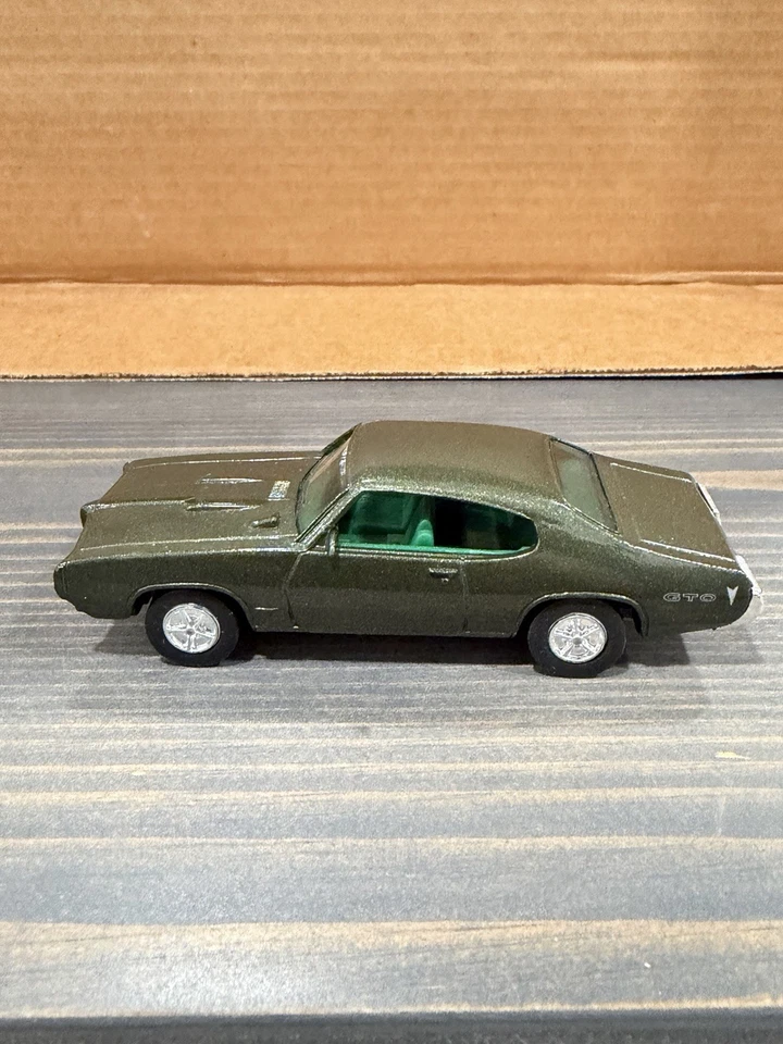 ERTL PONTIAC GTO G.T.O. COCHE DIECAST METÁLICO VERDE OSCURO 1:18 Foto 2 de 4