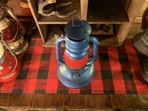 Vintage Deitz Little Wizard Lantern With Red Globe 1950'S Kerosene Road Lamp - Picture 4 of 14