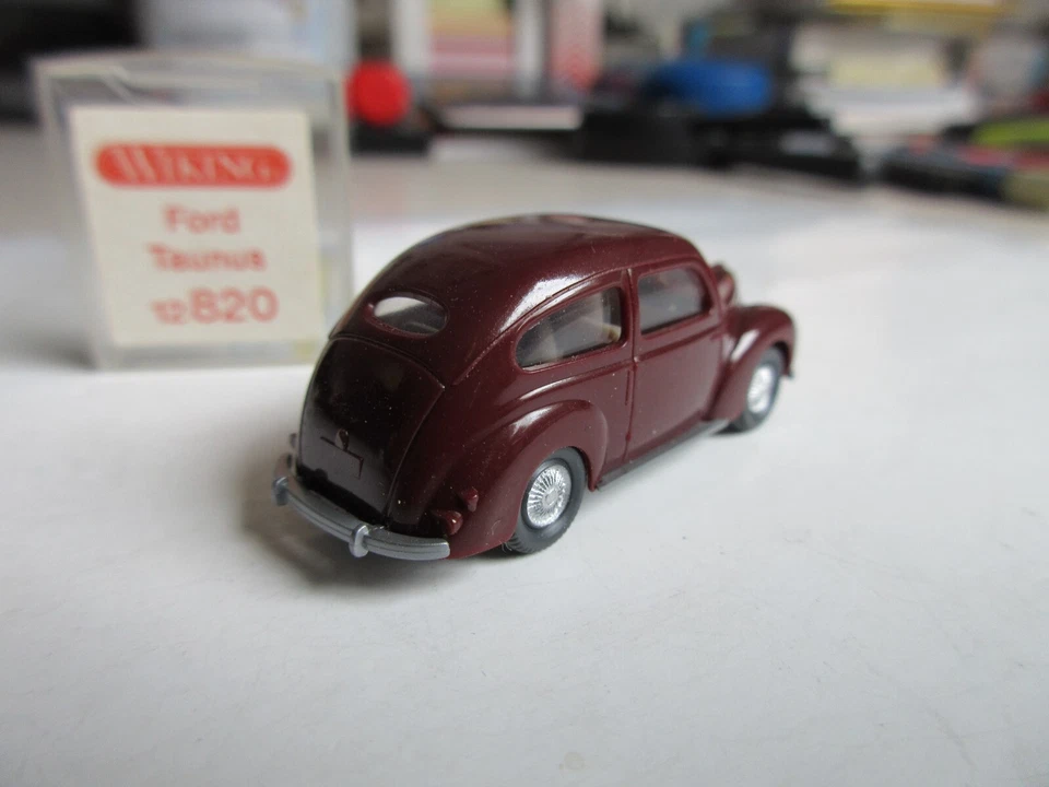 WIKING 1:87 12820 Ford Taunus, Marrone-Rosso, Inutilizzato IN Der Box - Immagine 2 di 4