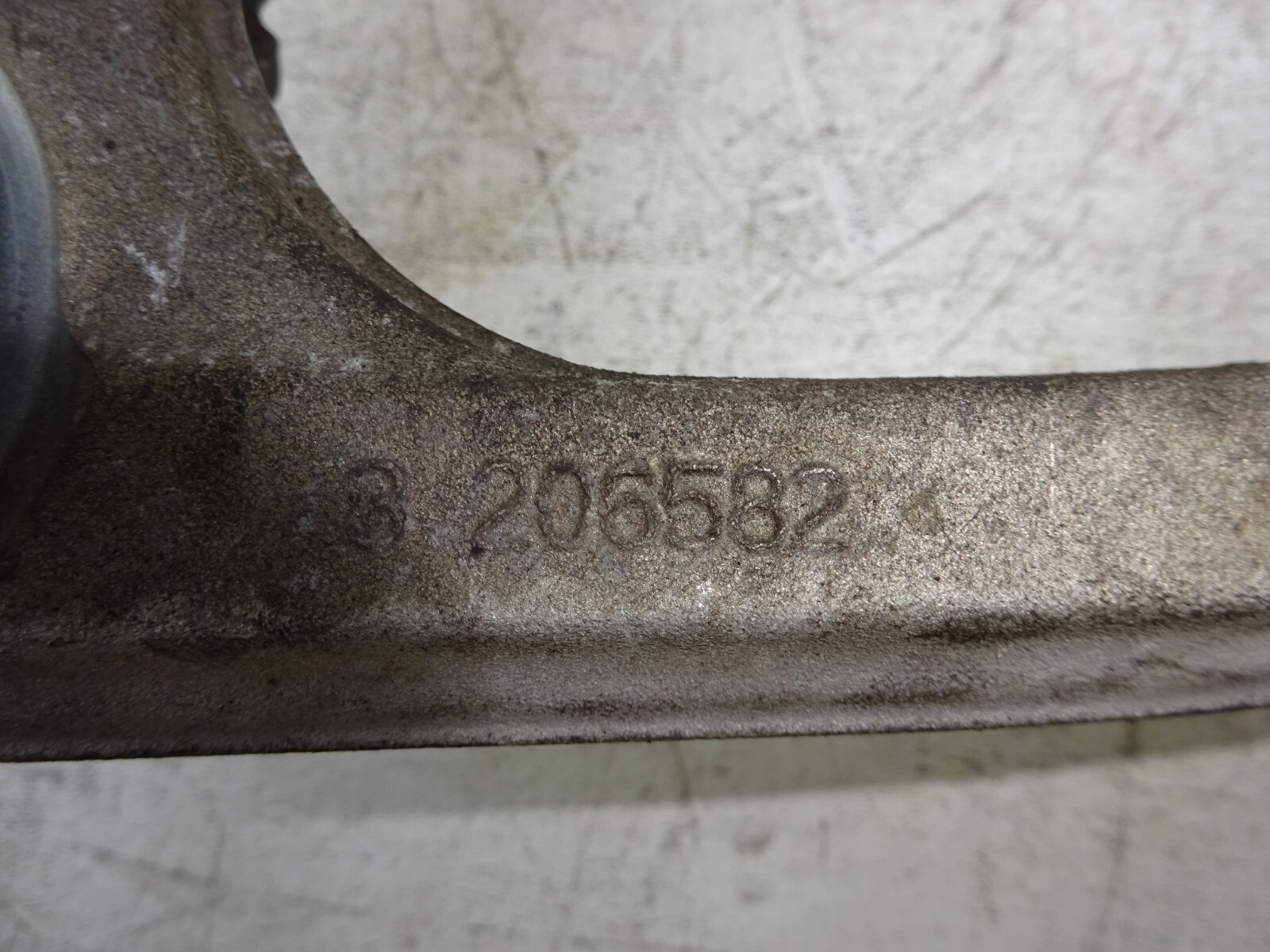 04-08 Maserati Quattroporte Front Left Driver Upper Control Arm OEM DE2209180