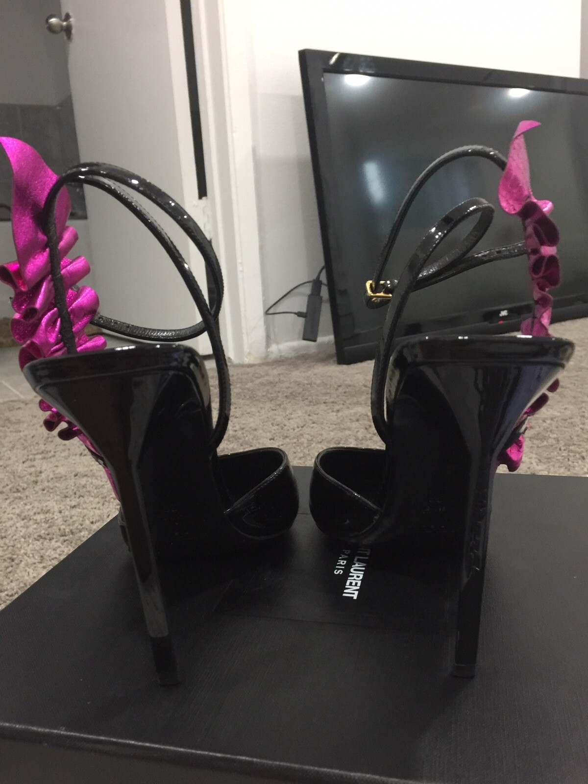 Yves Saint Laurent YSL Patent Calfskin Ayers Edie Heel Size 38 Black Fuschia