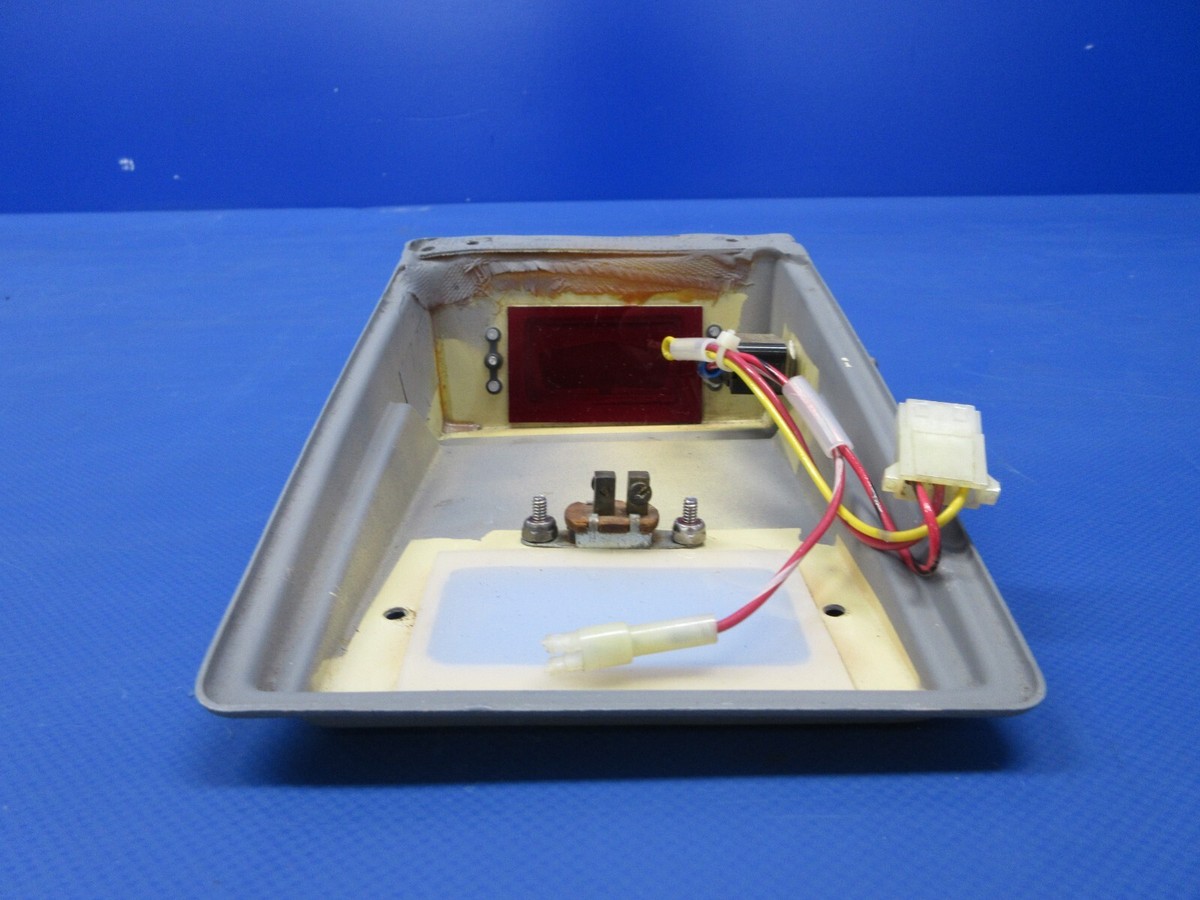 Cessna 172 F Skyhawk 175 Cabin Cockpit Dome Light Cover 0511482-9