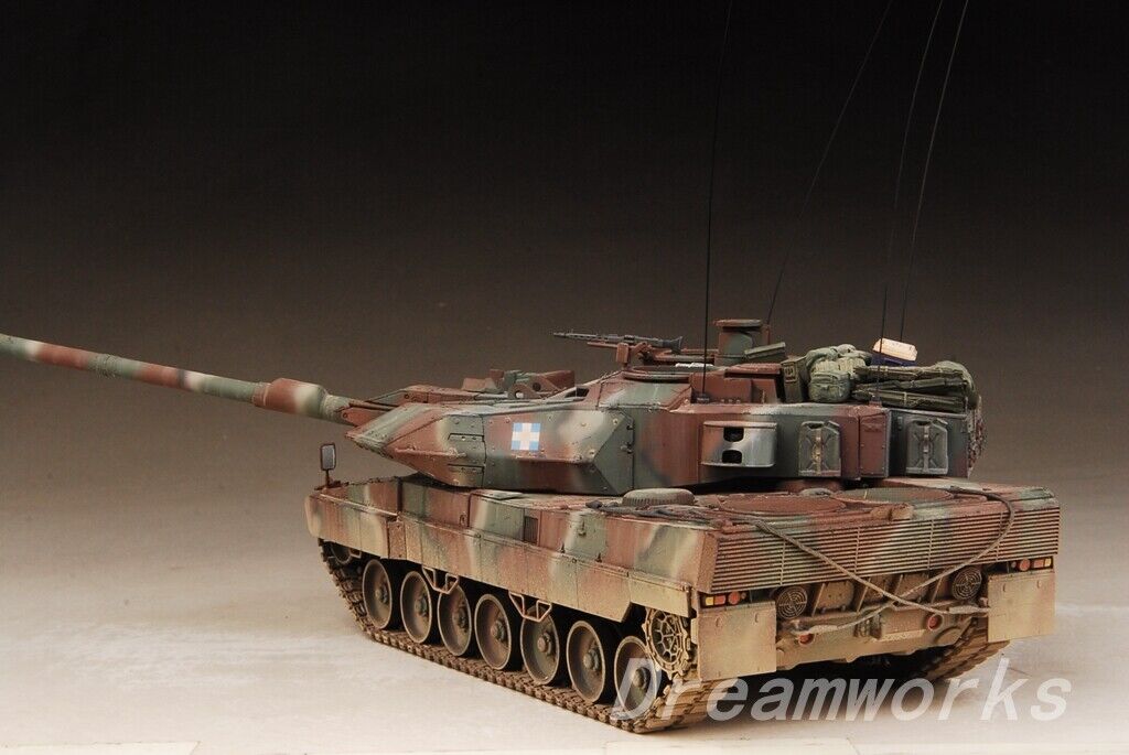 Award Winner Built Meng 1/35 Greece Leopard 2A7 + LM decals +Resin  Stowages+PE