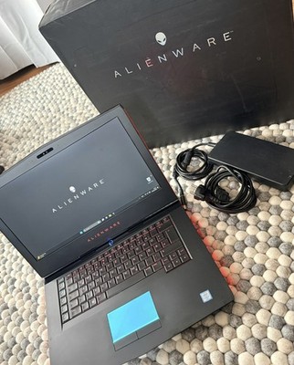 Alienware 15 R3-i7 6820-GTX 1070 8 GB-UHD 4k-16 GB RAM-512GB NVMe+1TB SSD-OVP 