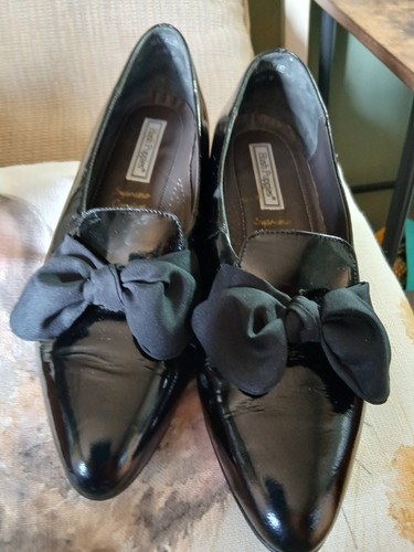 Hush Puppies Patent Leather Shoes With Small Heel Size Uk 8...lovely Condition!