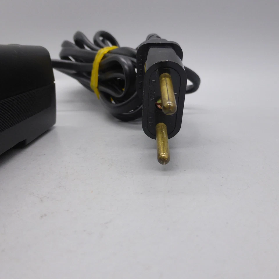 Genuine JVC Charger AA-V3EG For JVC BN-V22U Batteries (EU Plug) - Image 4 of 4