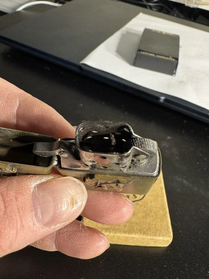 Encendedor vintage de latón Marlboro Zippo vaquero Bucking Bronco X NUEVO en caja Foto 4 de 4