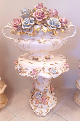 Blumenkorb Beistelltisch Rosengold aus italienischem Porzellan Capodimonte Mittelstück