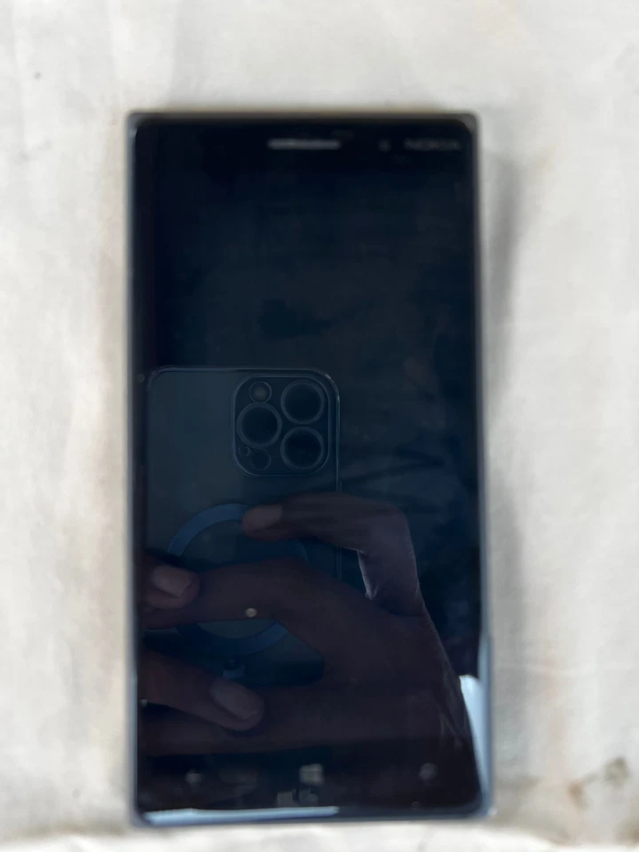 Nokia Lumia 830 -  Black (Unlocked)/Capacity not known - Image 3 of 3