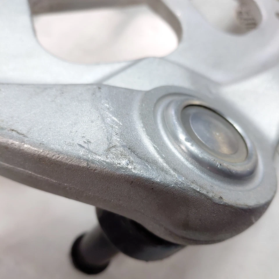 97-03 BMW 323i 325i 328i FRONT RH PASSENGER SIDE LOWER CONTROL ARM - Image 4 of 4