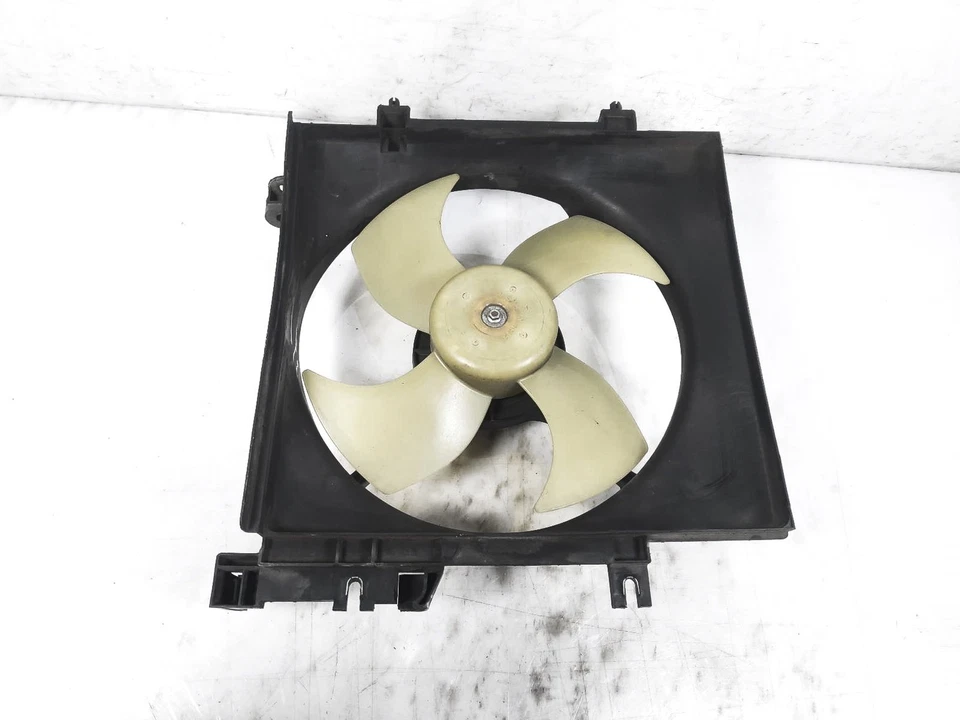Motor y cubierta ventilador radiador Subaru Outback 2008-2014 *Pequeña lengüeta rota Foto 2 de 4