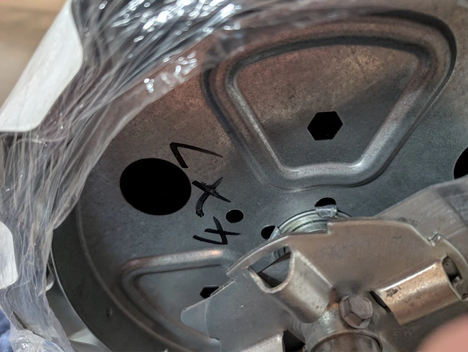 Painel de porta de armazenamento de garagem 4x7 seção metal branco USADO - Compatível com abertura de 4' x 7' - Imagem 4 de 4