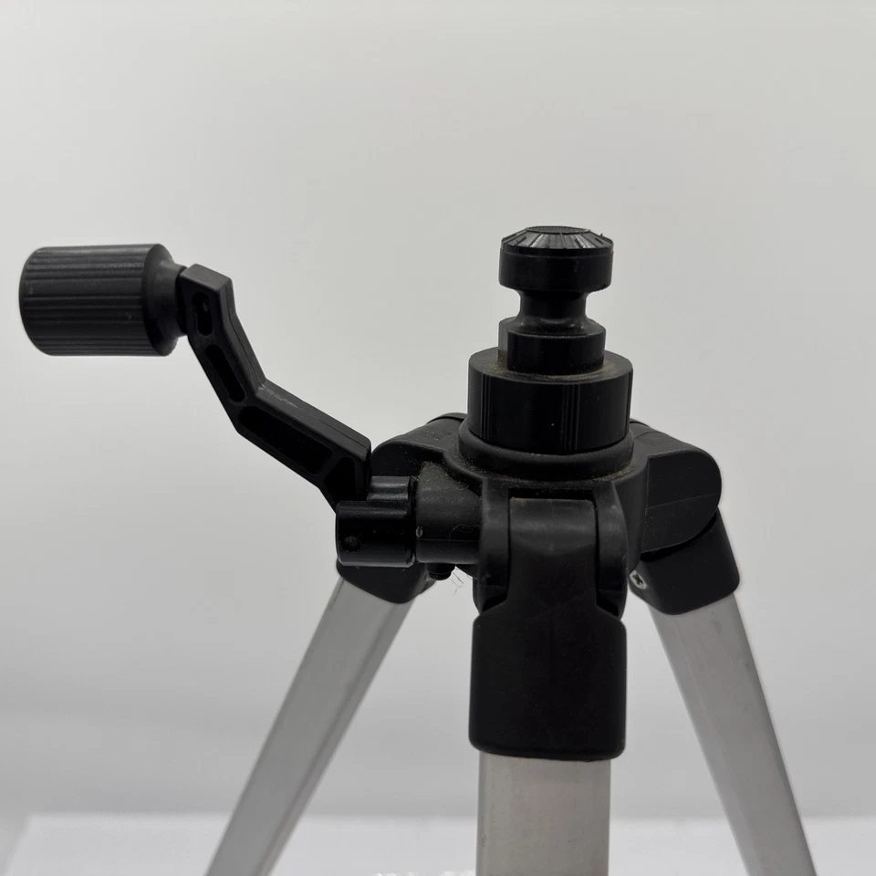 KODAK Gear lightweight aluminum 54" photo/video Tripod Stand - Free Shipping! - Image 2 of 4