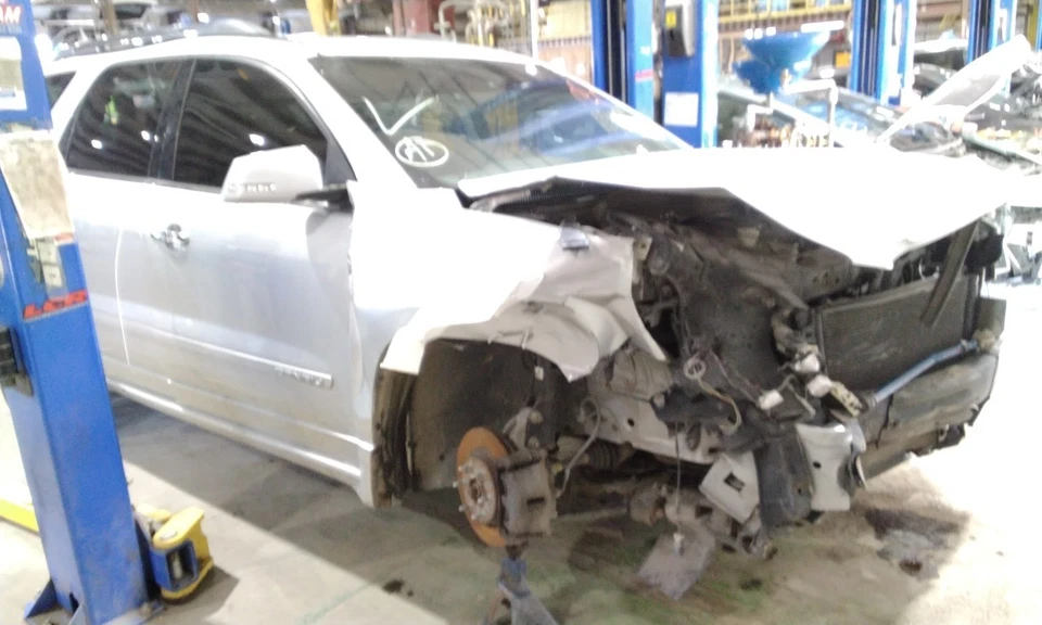 2014 GMC Acadia Automatic Transmission OEM 221K Miles - LKQ436180243 - Image 2 of 4