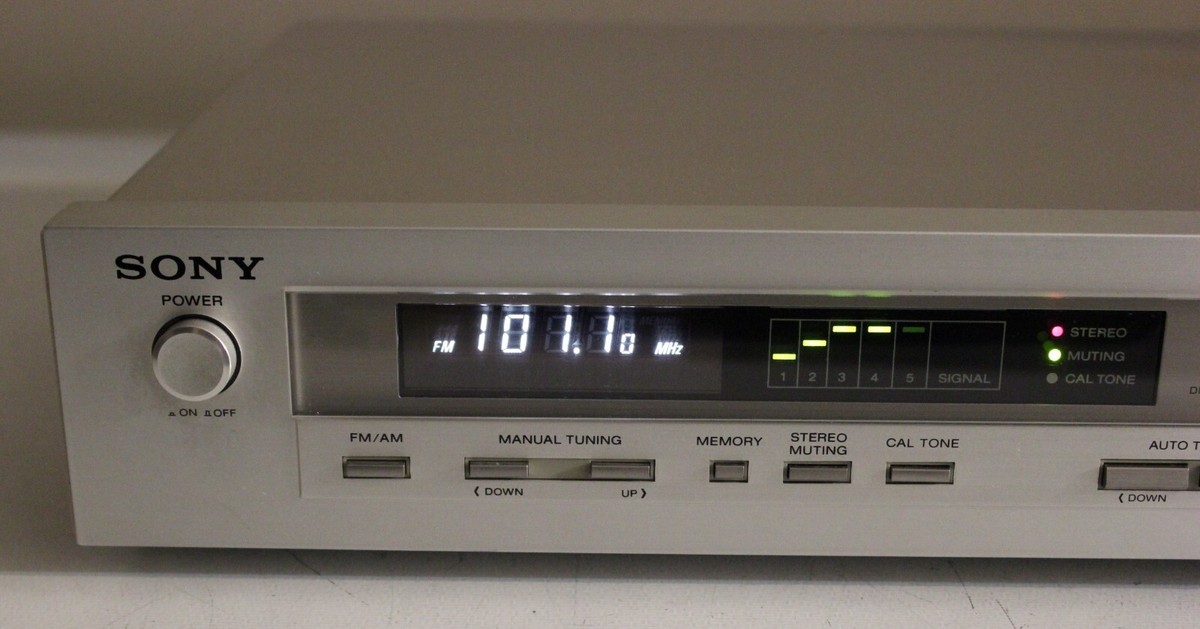 Vintage Sony ST-J55 Stereo Tuner radio AM/FM silver face