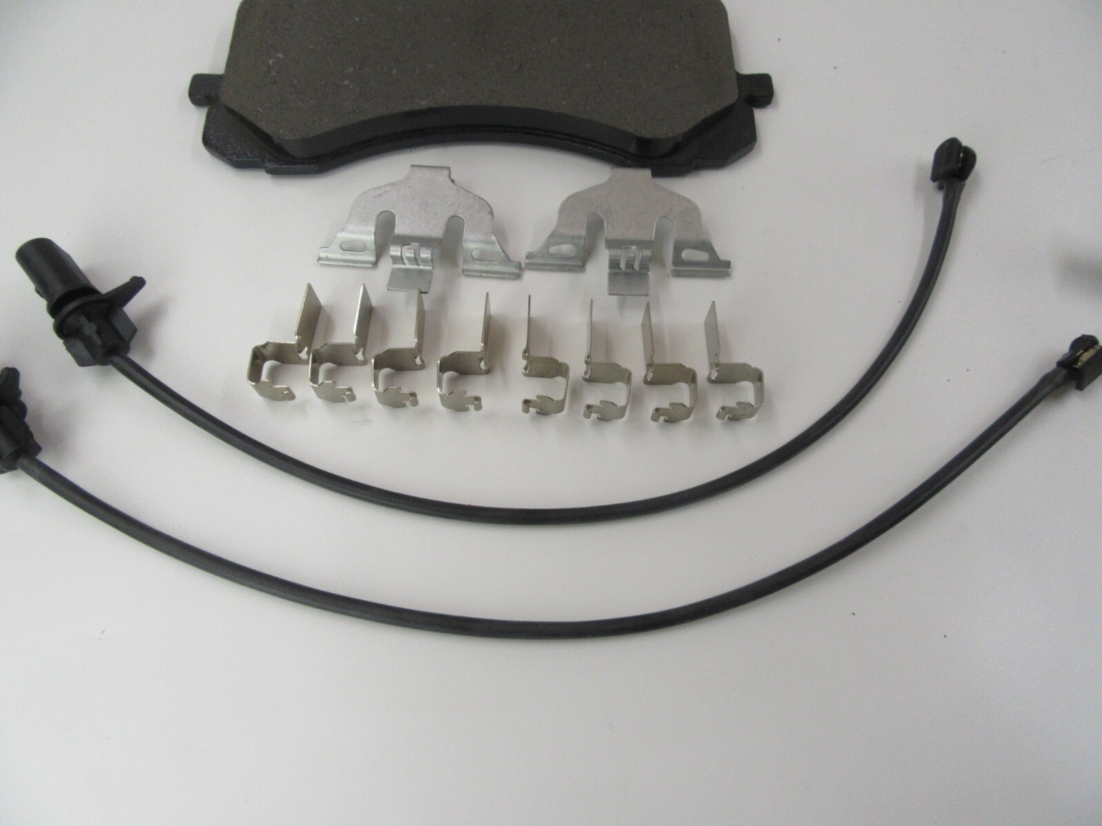 Bentley Bentayga front rear brake pads low dust