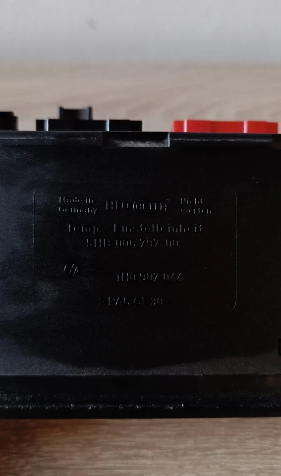 Volkswagen Golf 3 Climatronic 1H0907044 HELLA 5HB006797-00 - Image 2 of 3