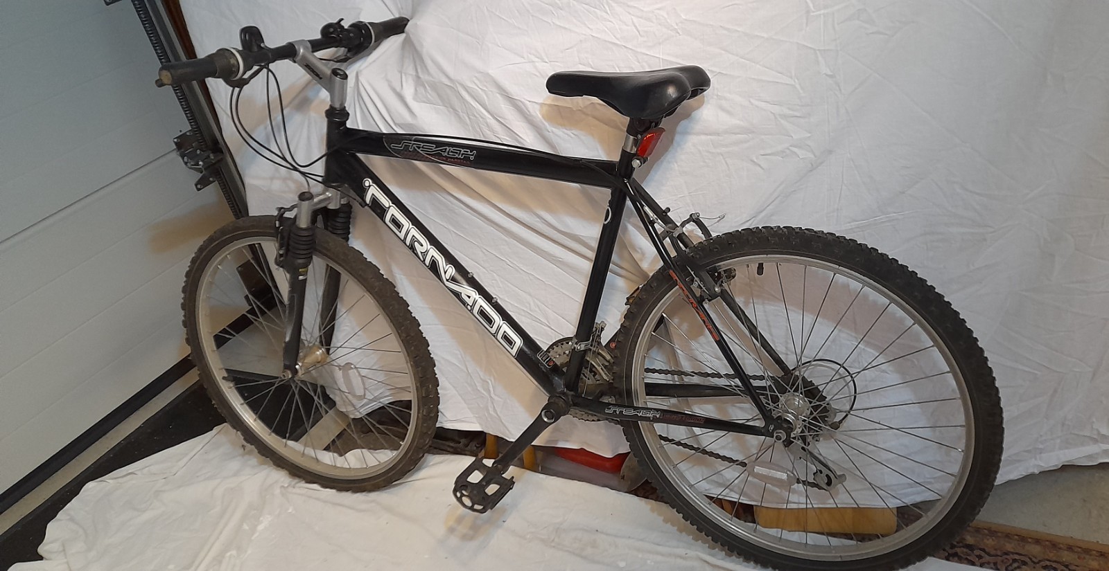 Tornedo Stealth mountain bike. Black with front suspension