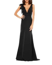 Mac Duggal Black Bow Shoulder V-Neck Gown Size 12 $298