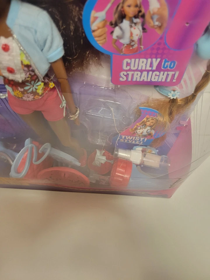 Barbie S.I.S.  Kara So In Style, Locks Of Looks -2009 Foto 2 de 4