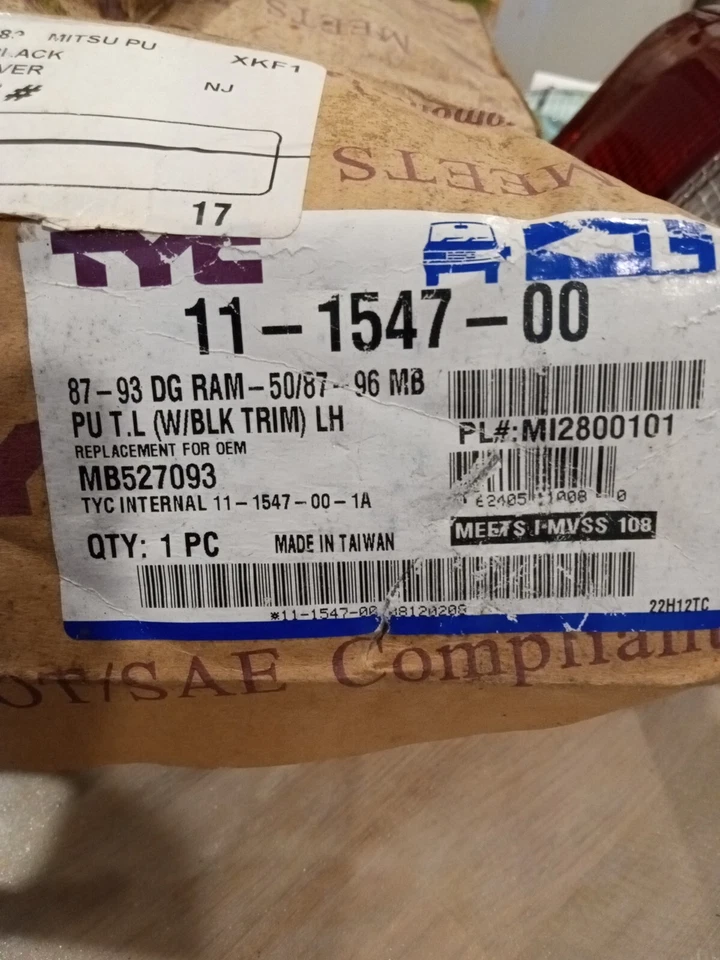 Левый задний фонарь в сборе с черной отделкой для пикапа Dodge Ram 87-93 годов выпуска - Изображение 3 из 3