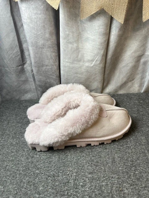 Zapatillas UGG Coquette Gamuza Firma Logo Detalle Clima Frío, Rosa Talla 12 Foto 3 de 4