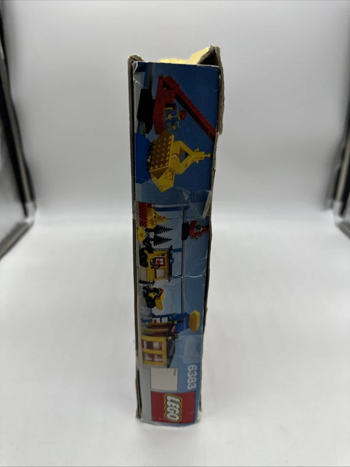 Vintage (1981) LEGOLAND TOWN Public Works Center #6383 - Complete w/Instructions - Image 2 of 4