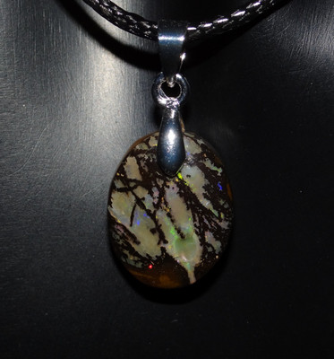 Boulderopal Anhänger 7,85ct Queensland Australien