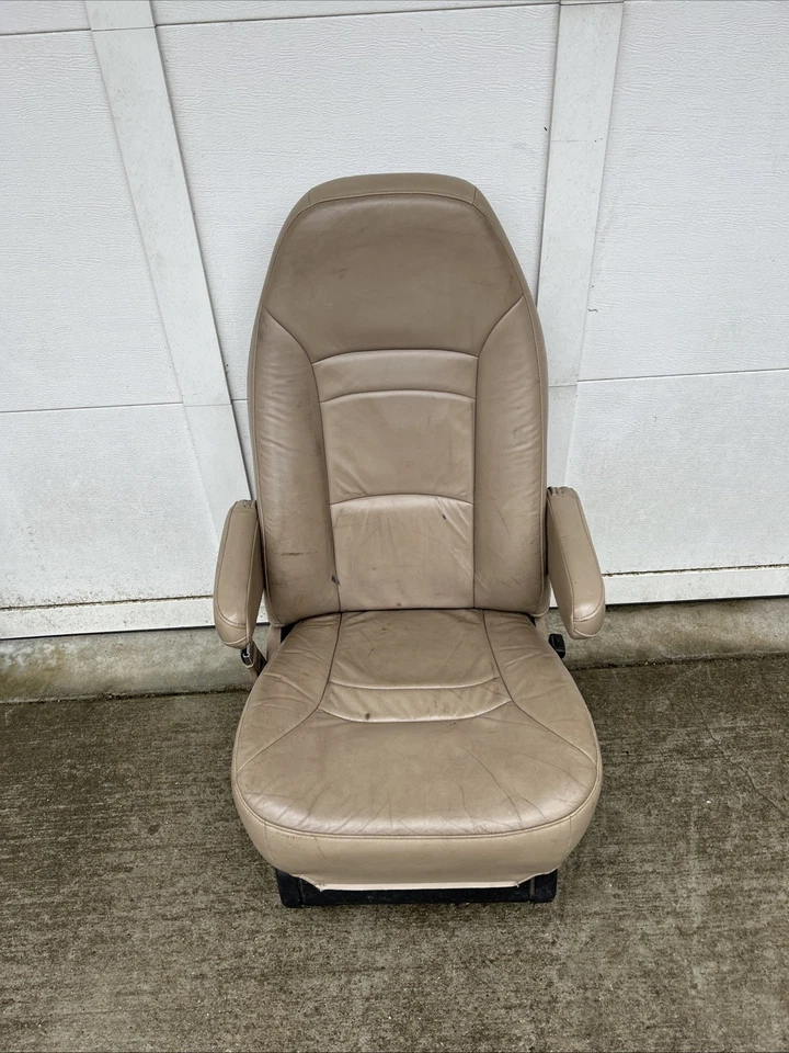 Ford Econoline Van Serie E Asiento Cuero Tostado Lado del Conductor Trasero ~ Años 90’s-2000’s Foto 2 de 4