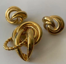 Gold Tone Metal Knot Brooch & Gold Tone Pierced Earrings VTG 80’s Grandma Core