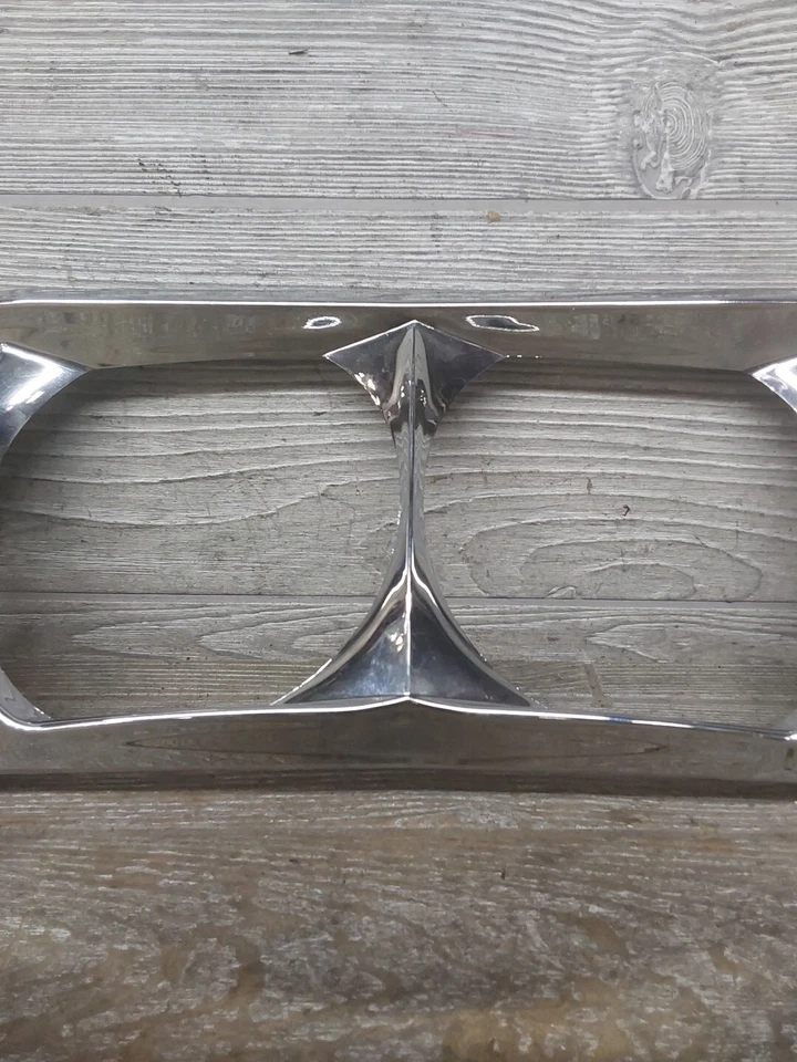 Carenado cromado de faros delanteros Harley Davidson Road Glide Foto 4 de 4