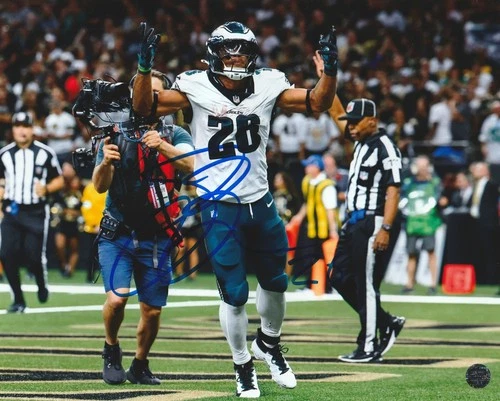 Saquon Barkley Signed Autographed Philadelphia Eagles 8x10 Photo COA/Hologram