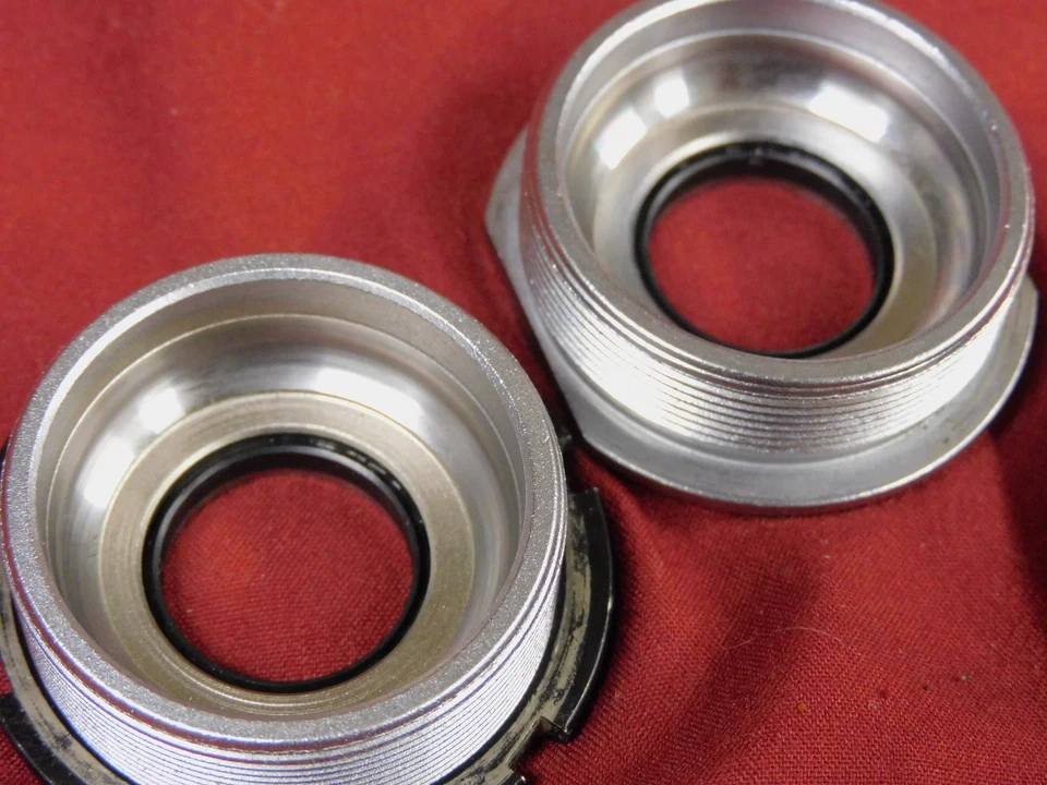 Shimano Dura-Ace Fixed & Adjustable BB-7400 Cups w/ Lockring Italian 36 x 24 - Image 4 of 4