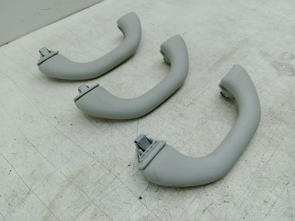 SEAT LEON GRAB HANDLE INTERIOR ROOF SET OF 3 5F0857607A MK3 2017 - 2020 - Image 3 of 4
