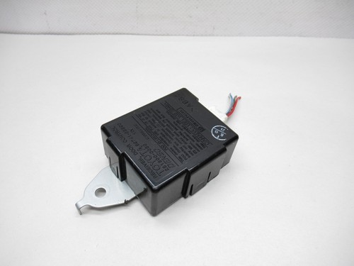 2004-2006 Lexus ES330 Receiver Door Control 8974133390 OEM - Picture 1 of 7