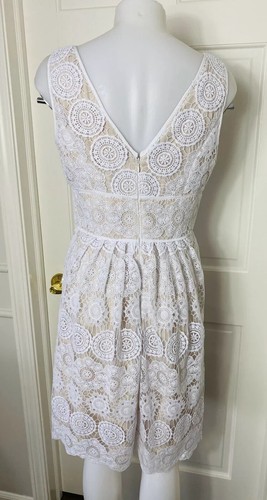 Adrianna Papell Woman's Dress White Lace Sz 8 ~ BEAUTIFUL ~ - Picture 6 of 8