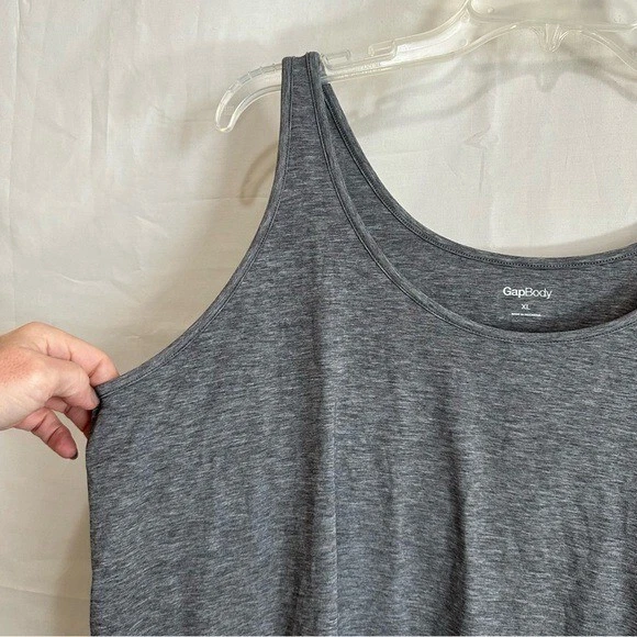 Camiseta sin mangas GAPBody Breathe Support gris XL para mujer Foto 4 de 4