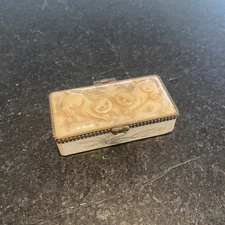 Antique Hand Carved Chinese Scrimshaw/trinket Box, 2 Cats