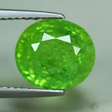 5.28 Cts_Unique Gemstone_100 % Natural Unheated Tsavorite Green Garnet_Kenya