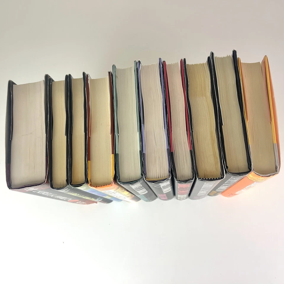 Lot 10 LAURELL K HAMILTON Mix Books Hardcover DJ 2 Vampire Hunter 7 Merry Gentry - Image 2 of 4