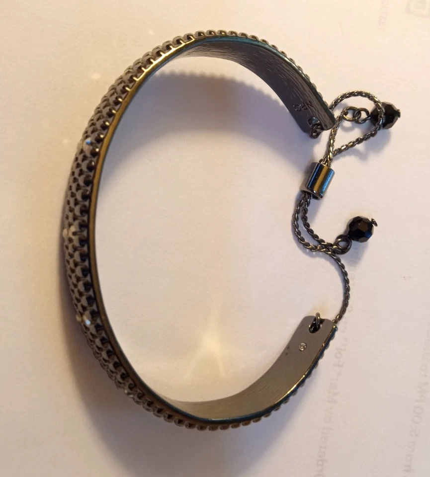 Brazalete de hematita AVON Terranova 8" Foto 2 de 4