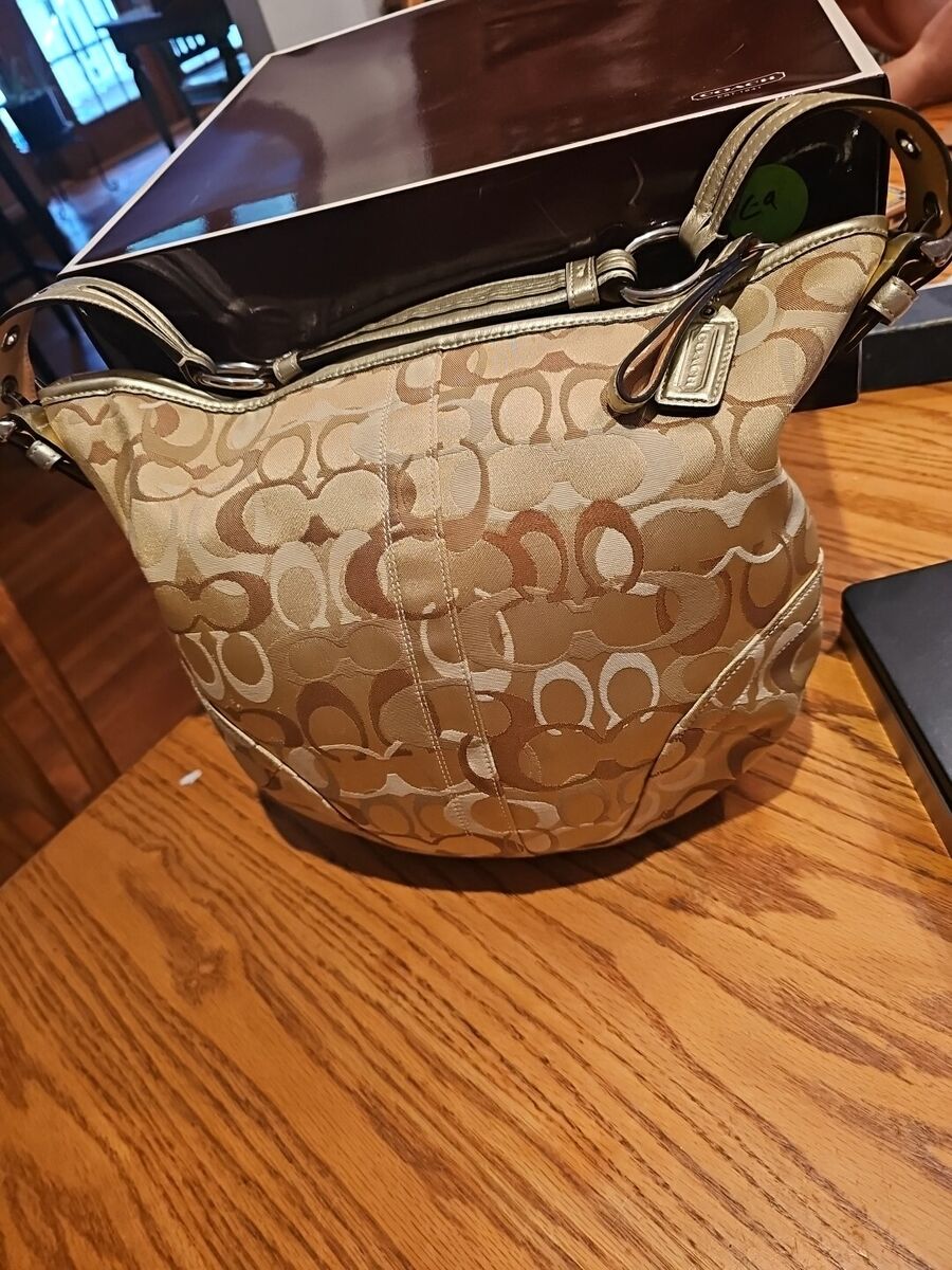 バッグ Coach Signature Soho Bag Champagne Gold COACH SOHO Signature Jacquard Contrast Trim Shoulder Bag