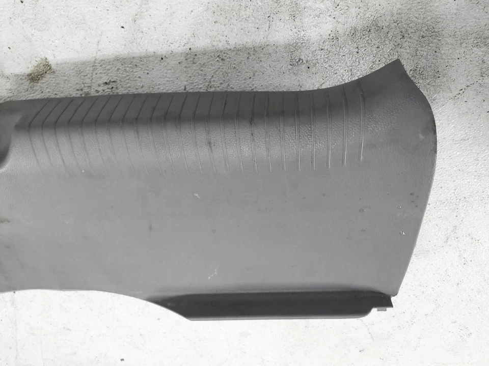 06 07 08 09 10 11 12 Panel de ajuste de desgaste de carga trasera Acura Rl 84640-Sja-A01za - Gris Foto 2 de 4