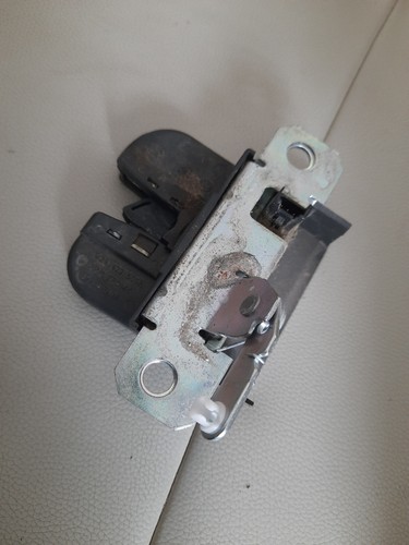 VW Polo 9N Heckklappenschloß 6Q6827505 orig. VW Heckklappenschloß