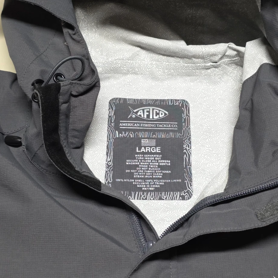 Chaqueta para hombre AFTCO Crosswind Puff talla grande carbón con capucha cremallera completa Foto 2 de 4