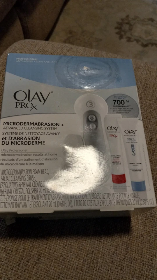 Microdermabrasión Pro X by Olay + Sistema de Limpieza Avanzado Nueva Caja Envejecida Foto 2 de 4