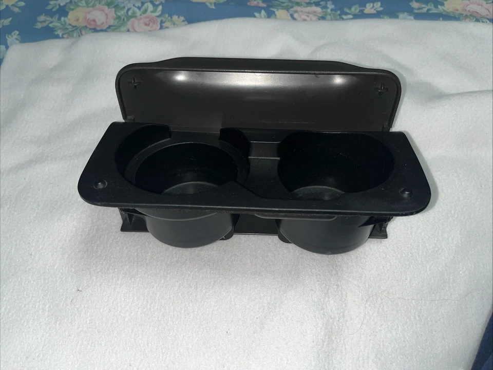 Portavasos consola central taza delantera Infinit I30 1997-2000/Nissan Máxima 1997-99 Foto 2 de 4